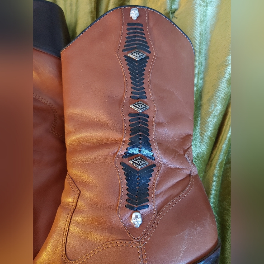 Skull cowboy boots